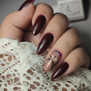 @manthouvoula_nailartist